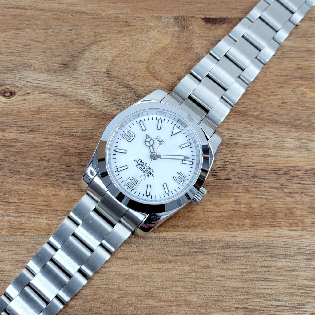Explorer | White