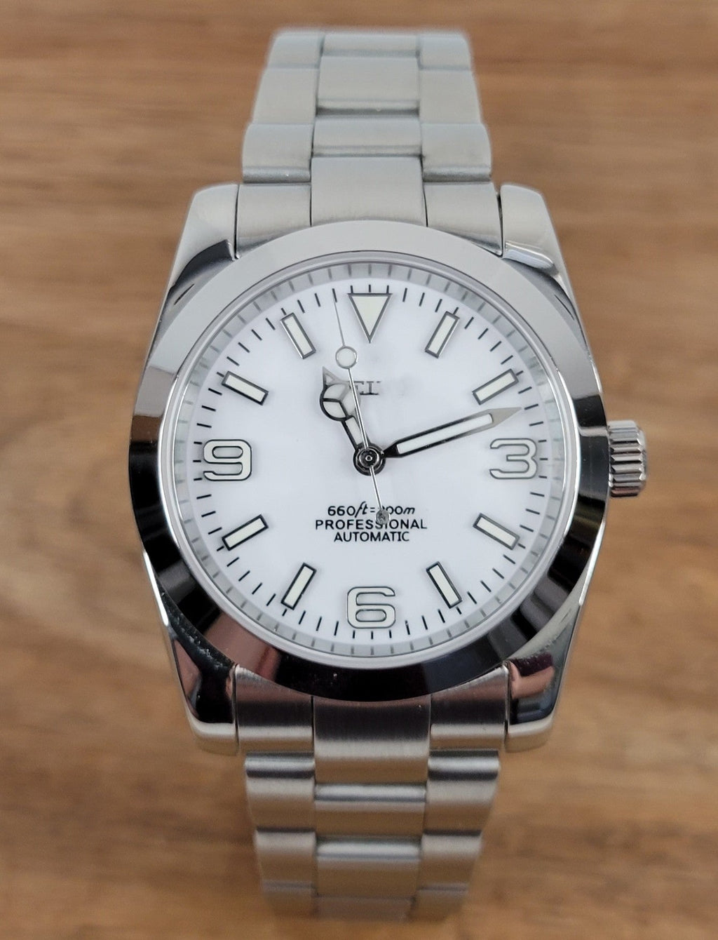 Explorer | White