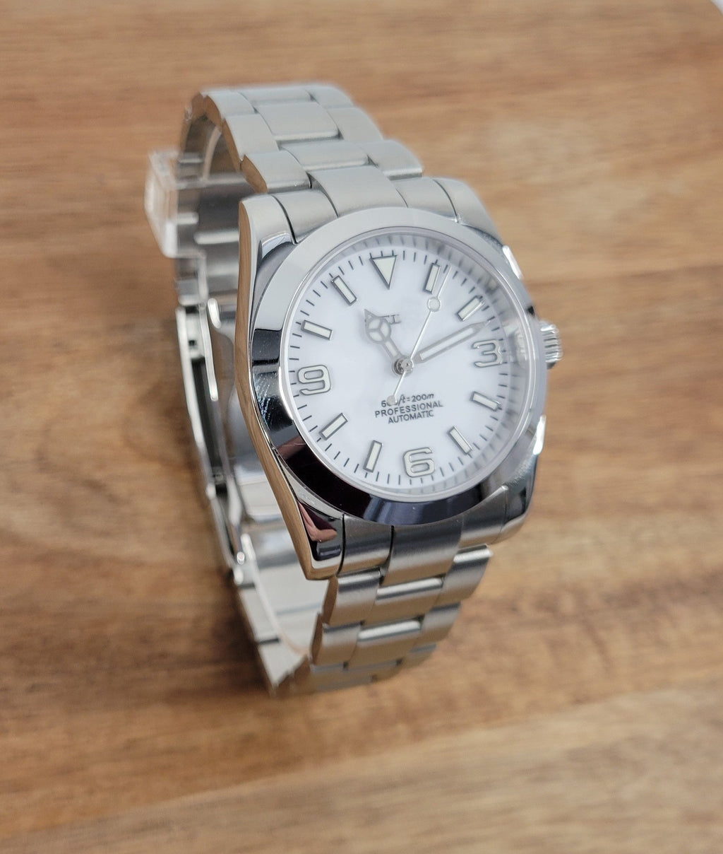 Explorer | White