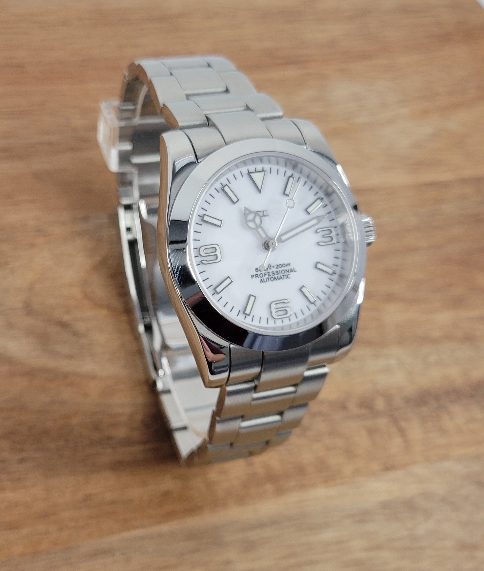 Explorer | White