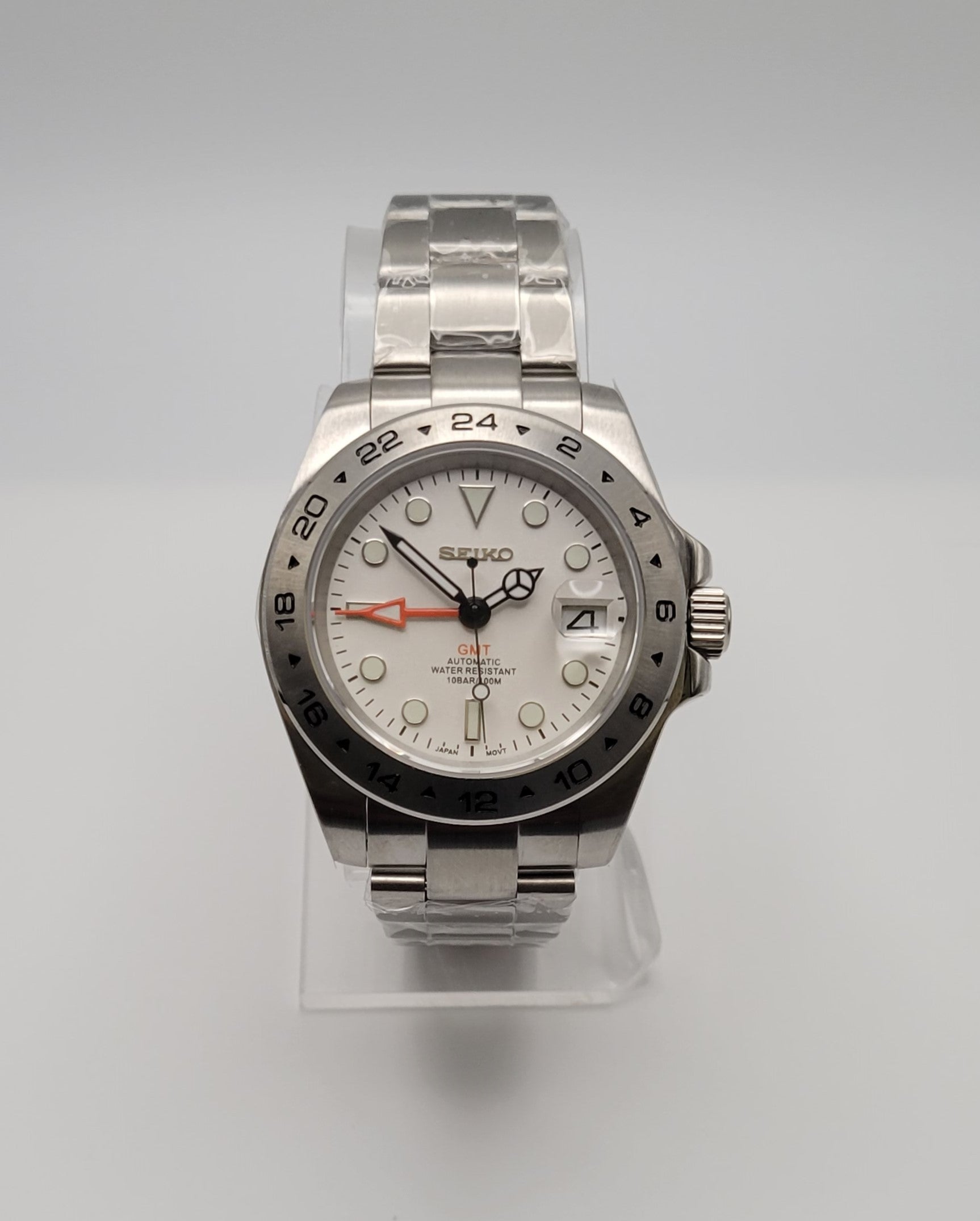 GMT Explorer II Mod | White