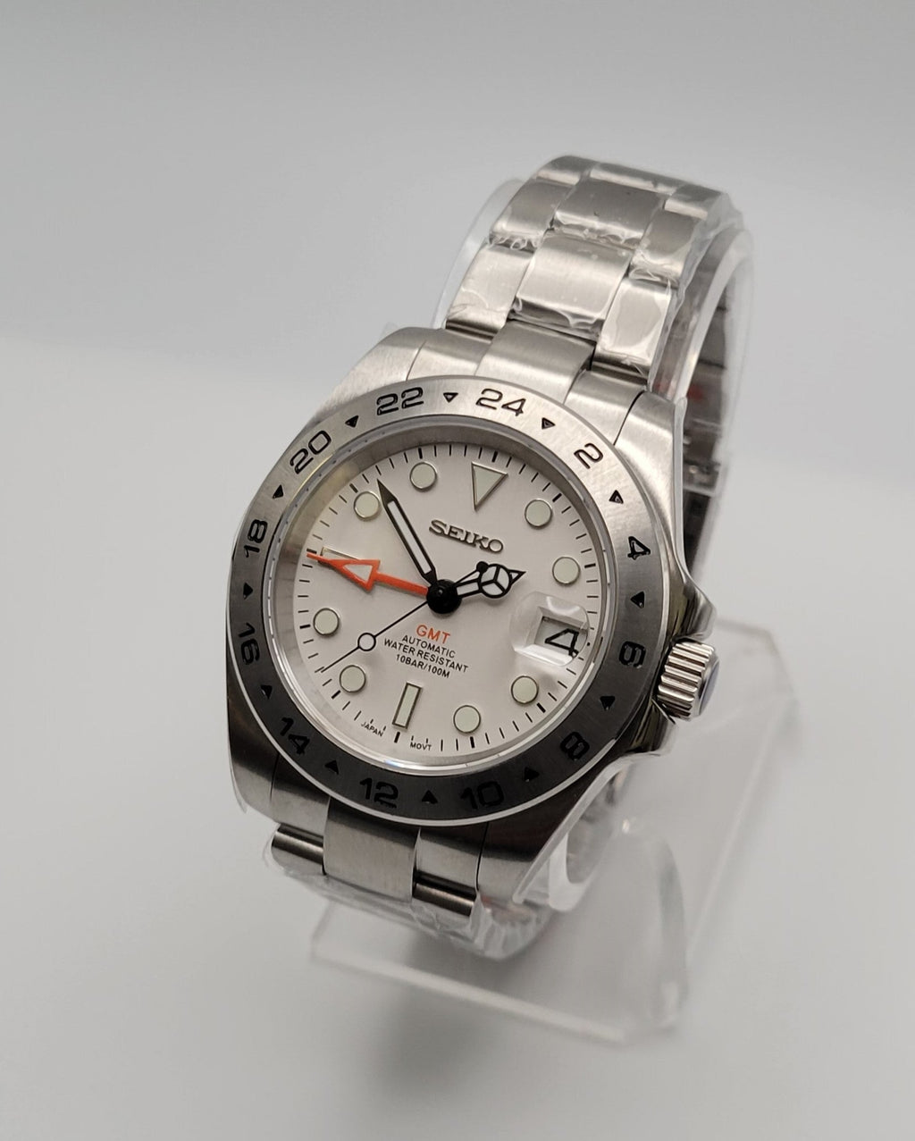GMT Explorer II Mod | White