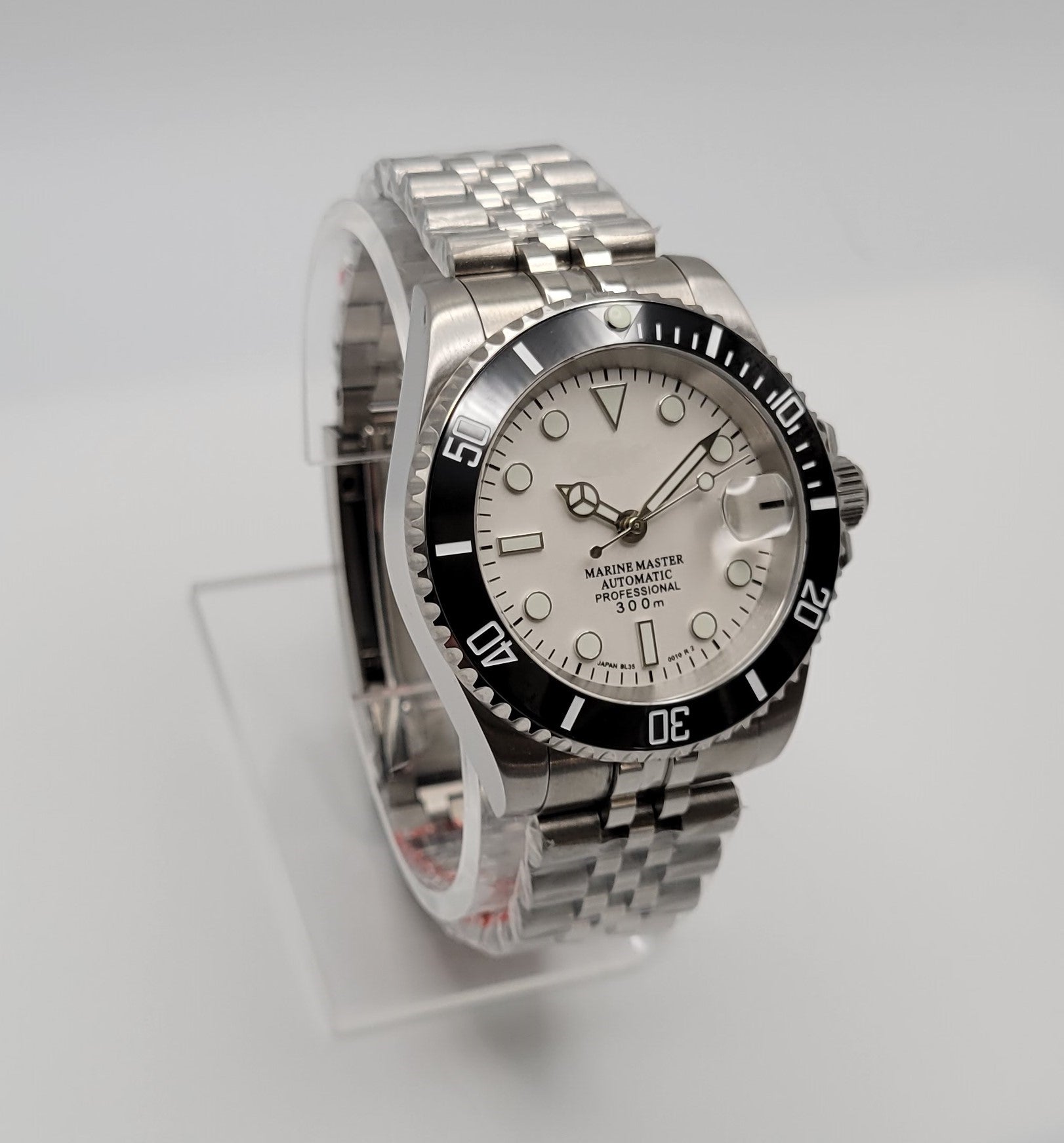 Sub | White /Black
