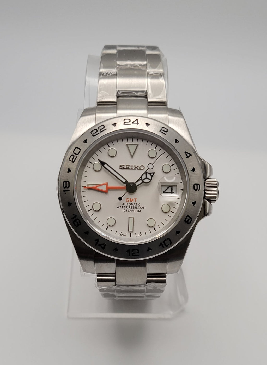 GMT Explorer II | White