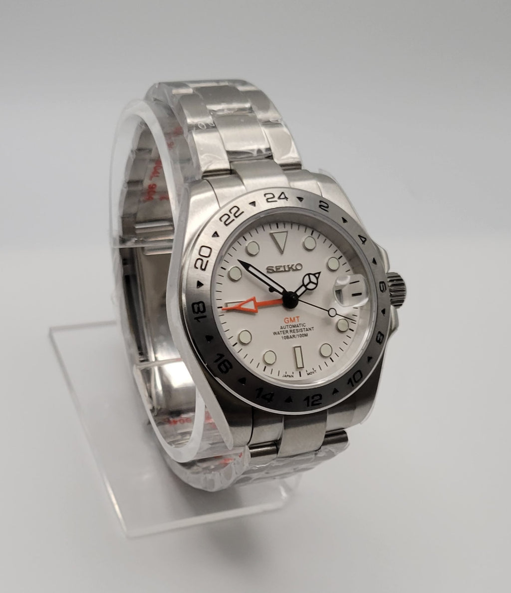 GMT Explorer II | White